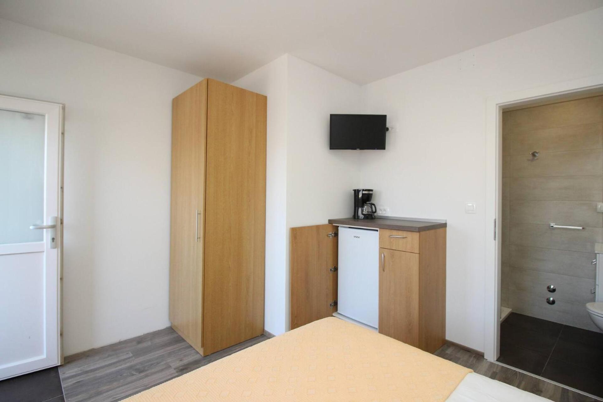 Apartments & Rooms Dekanic Baška Exterior foto
